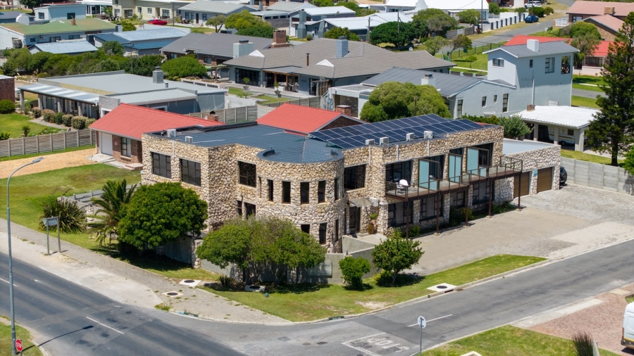 9 Bedroom Property for Sale in Struisbaai Western Cape